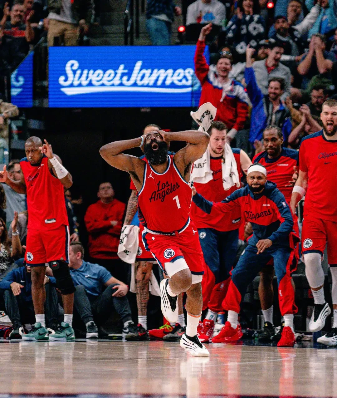 快船绝杀逆转夺得关键胜利晋级季后赛的简单介绍 快船绝杀逆转夺得关键胜利晋级季后赛的简单介绍