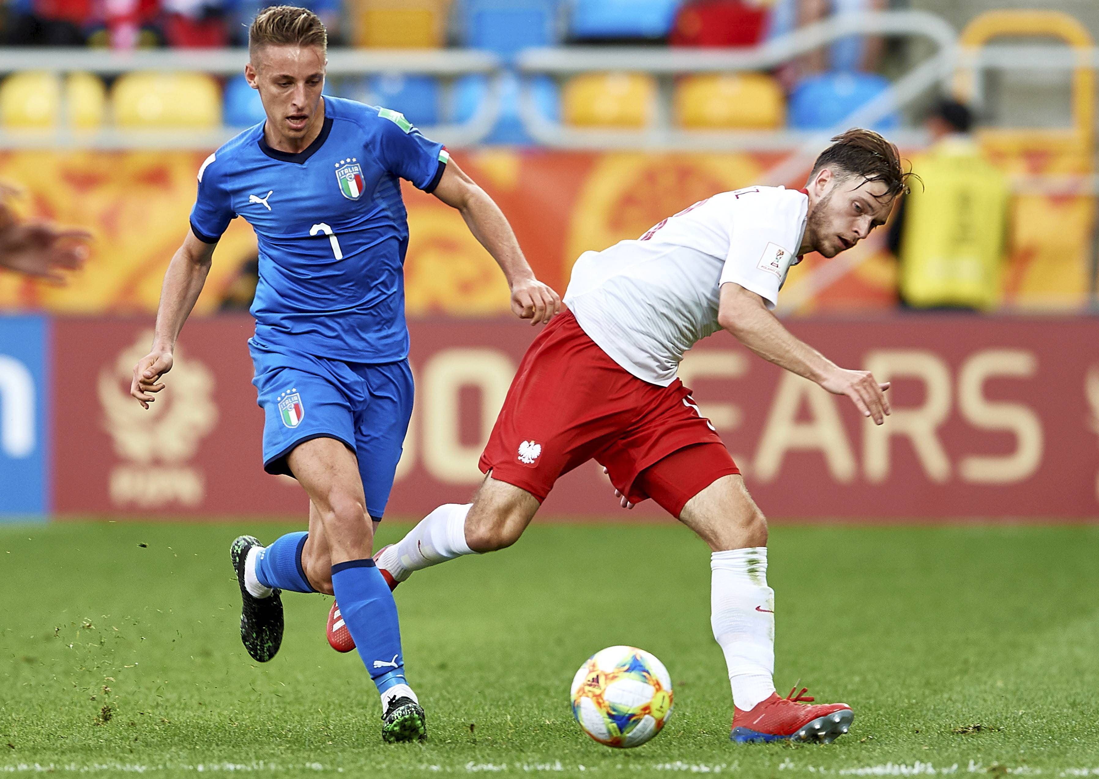 关于阿尔巴尼亚队再次获胜，欧洲赛事场面一片欢腾的信息