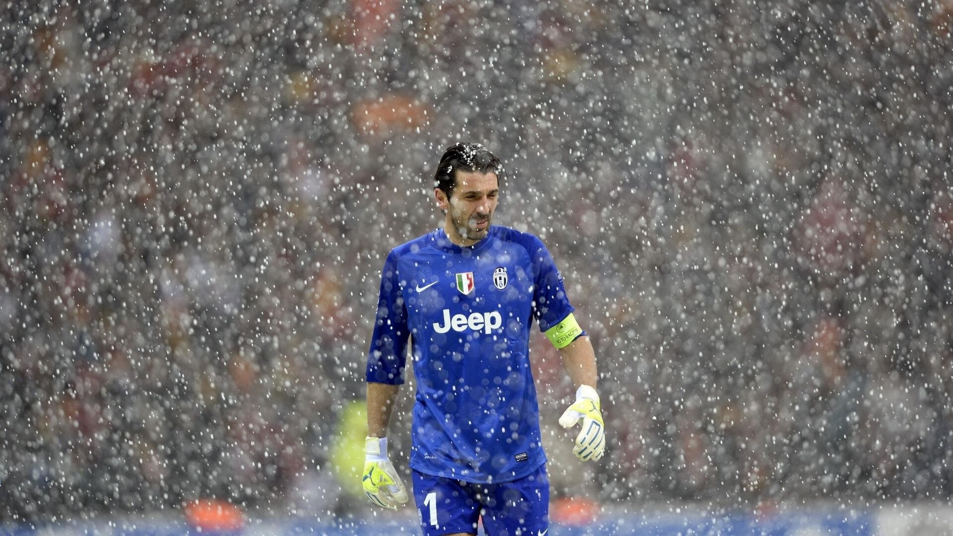 富安健洋点燃赛场,巴西击败牙买加